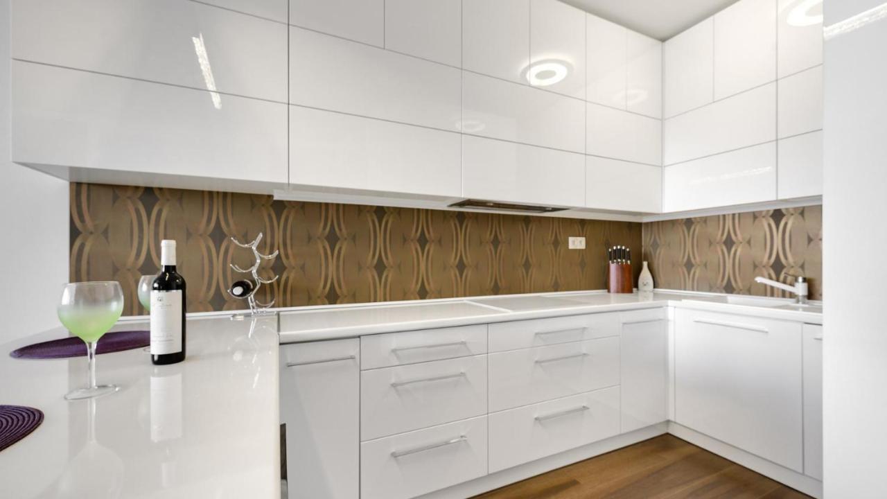 شقة Panorama - Sunset And Castle View, 22Nd Floor, Garage, Ac براتسيلافا المظهر الخارجي الصورة